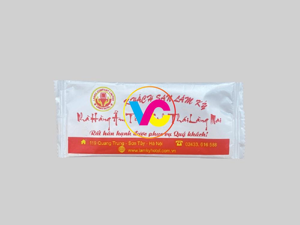 Tại sao nên đặt in khăn lạnh cho nhà hàng, khách sạn